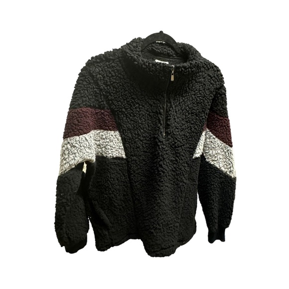 Maurice’s Quarter Zip Cozy Sherpa |  Large | Light Gray, Dark Gray, Purple |0023 - Picture 1 of 6